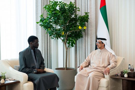 منصور بن زايد ورئيس السنغال يبحثان تعزيز الشراكة بين البلدين