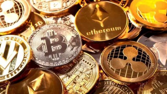 سوق العملات المشفرة تستعيد زخمها وبيتكوين تتجه لـ100 ألف دولار