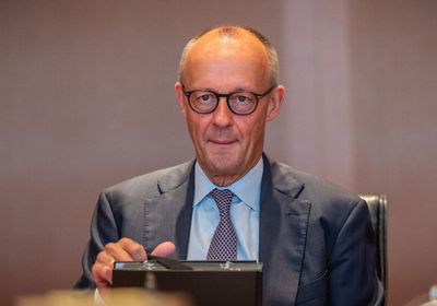 المستشار الألماني يدعو الاتحاد الأوروبي لزيادة دعم كييف