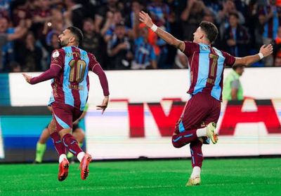 محمد صلاح يخطف أنظار الصحافة العالمية بعد هاتريك غلطة سراي