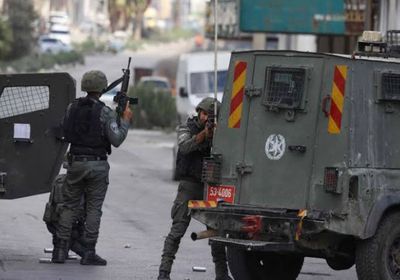 قوات الاحتلال تعتقل 8 فلسطينيين جنوب الخليل