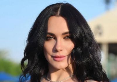 سلاف فواخرجي تحسم قرار العودة إلى سورية
