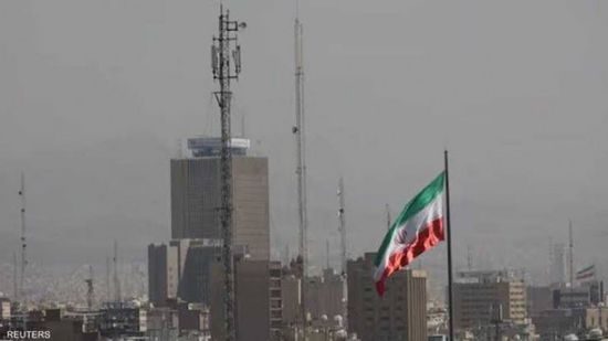 صدام بين طهران وباريس.. إيران تغلق مركز اللغة الفرنسية