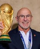 إسبانيا تمدد عقد دي لا فوينتي حتى 2032 بعد فوزه بكأس العالم