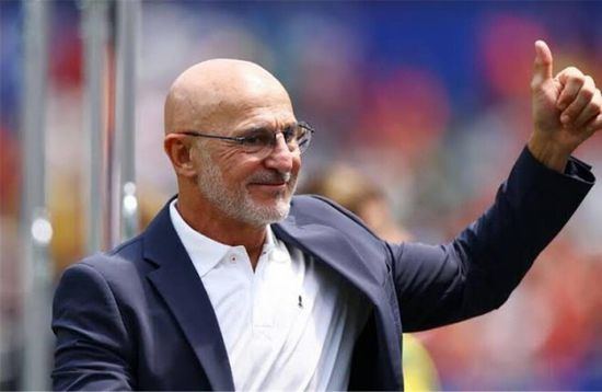 رسميا.. دي لا فوينتي يجدد عقده مع منتخب إسبانيا حتى 2032