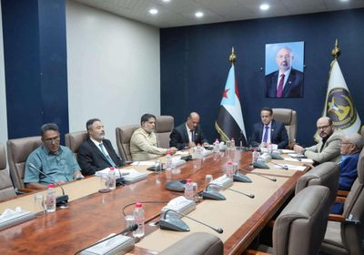 أمانة الانتقالي توجه الهيئات التنفيذية بتعزيز الجبهات الحدودية