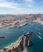 مصادر: أمريكا وإيران تناقشان اتفاقا مرحليا لإعادة فتح مضيق هرمز