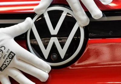 فولكس فاجن تستدعي 2 مليون سيارة لخلل في القيادة