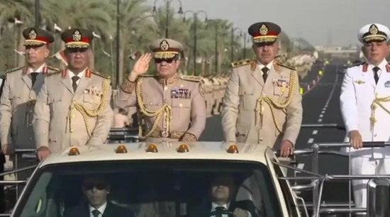 الرئيس المصري يفوض وزير دفاعه ببعض مهامه للتعبئة العامة