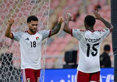الإمارات تفوز 3-صفر على البحرين وتطيح بحاملة اللقب من خليجي 27