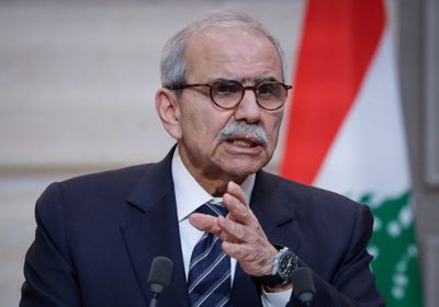 نواف سلام يدعو لتفعيل الاتفاق بين لبنان وإسرائيل 