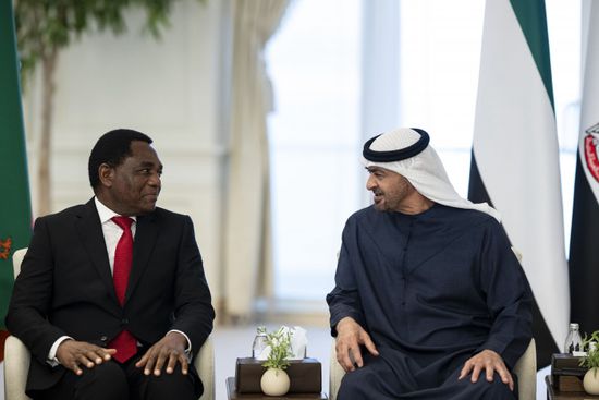 الشيخ محمد بن زايد ورئيس زامبيا يبحثان تعزيز العلاقات بين البلدين