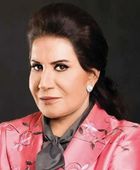 سعاد عبدالله تبكي على المسرح وتخطف الأنظار في "السور"