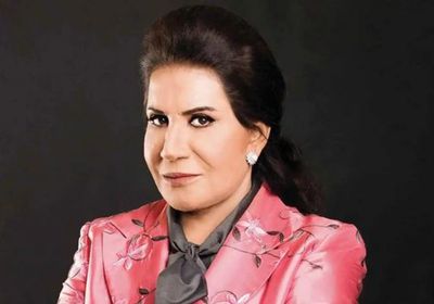 سعاد عبدالله تبكي على المسرح وتخطف الأنظار في "السور"