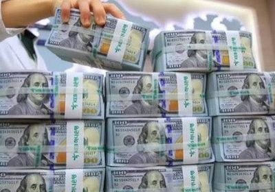 العراق يتلقى شحنة جديدة من الدولارات النقدية بموجب تفاهم مع أمريكا