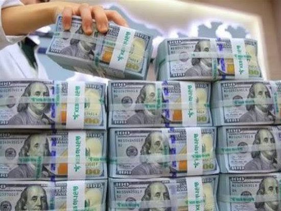 العراق يتلقى شحنة جديدة من الدولارات النقدية بموجب تفاهم مع أمريكا