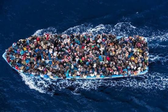 اليونان تقترح تعليق طلبات اللجوء في حالات الطوارئ