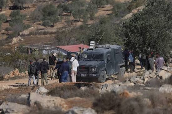 مسؤولون: مستوطنون إسرائيليون يقتلون فلسطينيا في الضفة الغربية