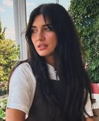 توبا بويوكستون ترد على جدل صورة "سلطانة" وتنتقد معايير أجساد النساء