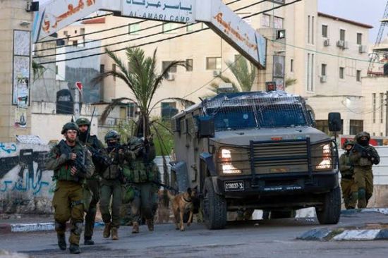 قوات الاحتلال تقتحم بلدتين في القدس المحتلة