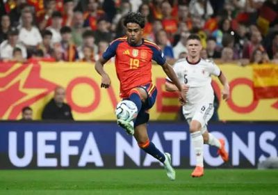 إسبانيا تكتسح التشيك بثلاثية 