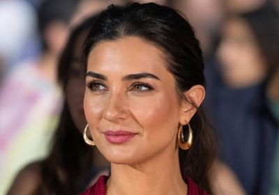 توبا بيوكستون تخطف الأنظار بقفطان مغربي فاخر في مراكش