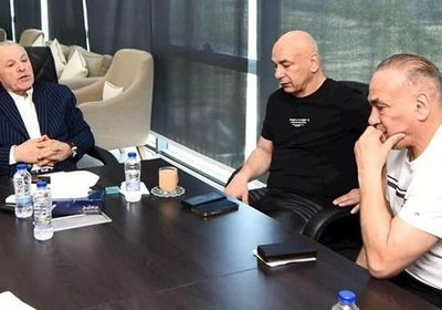 أبو ريدة يحسم مصير حسام حسن بعد أزمات منتخب مصر