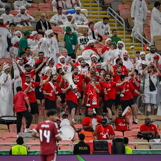 الإمارات توفر 6 طائرات لنقل الجماهير إلى جدة لمؤازرة المنتخب