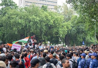 مظاهرات مكثفة تطالب باستقالة رئيس مفوضية الانتخابات بالهند