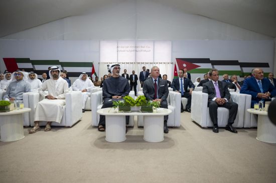 ملك الأردن وولي عهد أبوظبي يشهدان مراسم تدشين مشروع سكة حديد استراتيجي