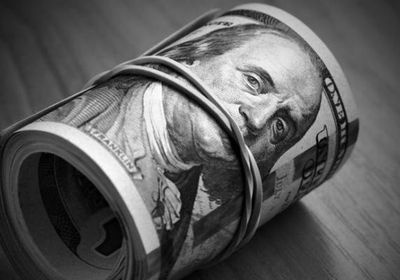 استقرار مؤشر الدولار وسط ترقب تداعيات حرب إيران
