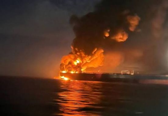 أنباء عن سقوط ضحايا في استهداف ناقلة نفط قبالة قطر