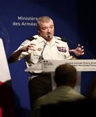 رئيس الأركان الفرنسي: ندرس خيارات مع السعودية لحماية ميناء ينبع النفطي
