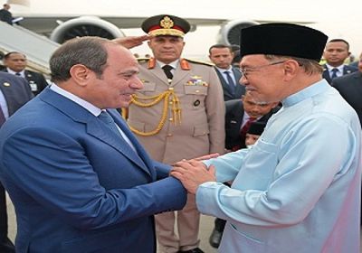 رئيس وزراء ماليزيا يستقبل الرئيس السيسي في كوالالمبور