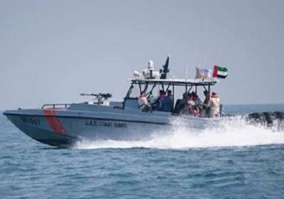 بجهود إماراتية.. إنقاذ 22 شخصًا إثر حريق بحري في الخليج العربي