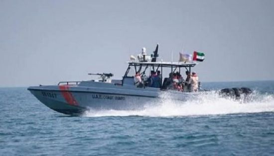 بجهود إماراتية.. إنقاذ 22 شخصًا إثر حريق بحري في الخليج العربي