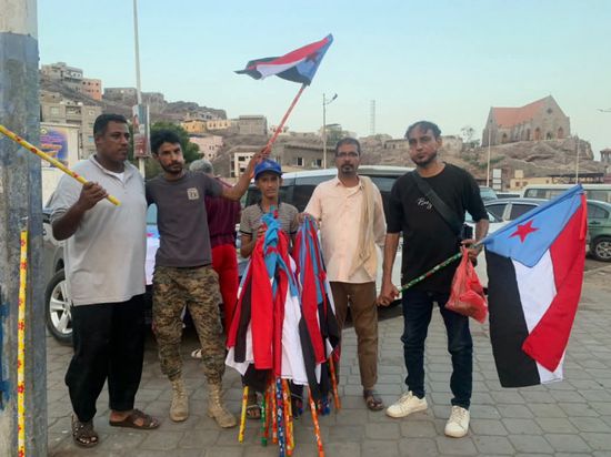 انتقالي صيرة يدشن حملة لرفع أعلام الجنوب احتفاءً بذكرى ثورة أكتوبر