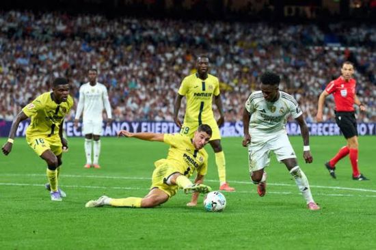 قناة ريال مدريد تشن هجومًا عنيفًا على حكم مباراة فياريال