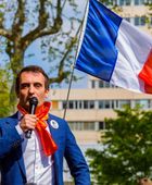 سياسي فرنسي: الشعب الأوكراني يستحق انتخاب رئيس جديد
