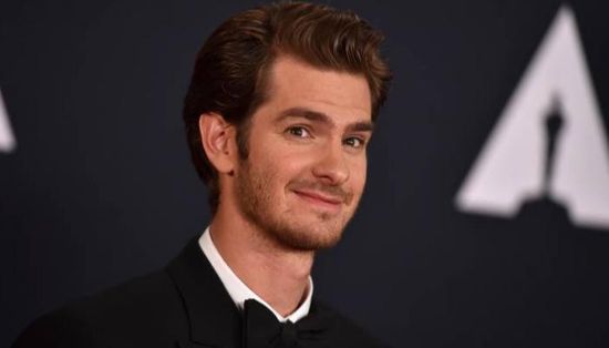 آندرو جارفيلد: فيلم أرتيفيشال يسلط الضوء على من يشكلون العالم الجديد