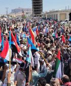 استجابة لدعوة الرئيس الزُبيدي.. احتشاد الآلاف في عتق للاحتفال بذكرى 14 أكتوبر