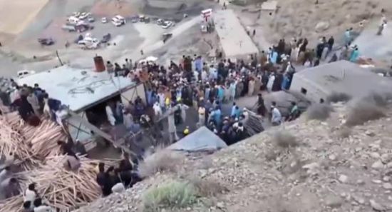 مقتل 32 تلميذًا جراء انهيار سقف مدرسة في باكستان