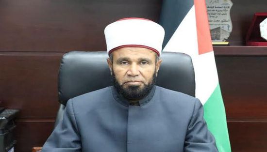 استقالة وزير الأوقاف الفلسطيني بعد فيديو "السبحة والماء"