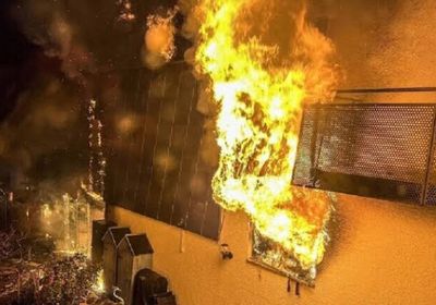 حريق يلتهم المنازل في ولاية كاليفورنيا 