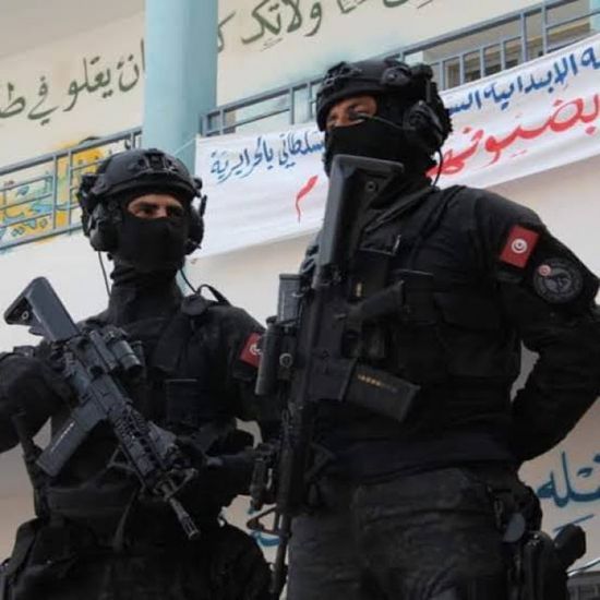 الأمن التونسي يفكك شبكة تستغل النساء في الترويج لـ الزلطة