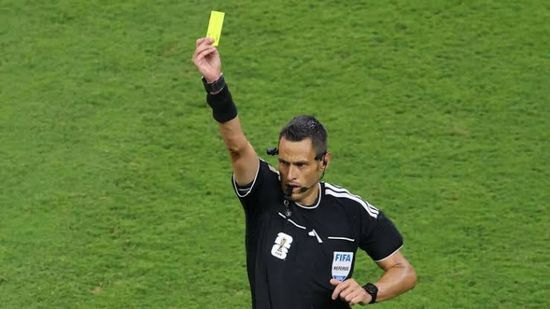 جهاز إلكتروني بدلا من البطاقة الصفراء.. تجربة جديدة في كرة القدم