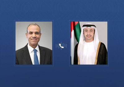 هاتفياً.. عبدالله بن زايد ووزير الخارجية المصري يبحثان التطورات الإقليمية