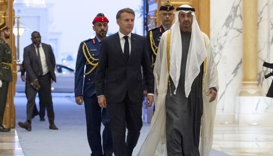 الشيخ محمد بن زايد وماكرون يزوران مجمع توازن الصناعي بأبوظبي