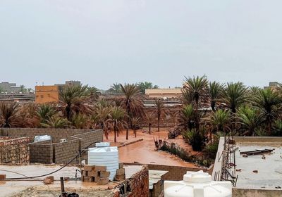 بدء تأثيرات منخفض جوي على سقطرى وهطول أمطار