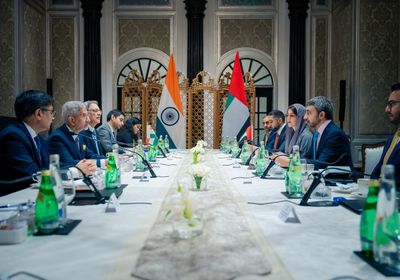 الشيخ عبدالله بن زايد يبحث في مومباي تعزيز الشراكة الاستراتيجية مع الهند